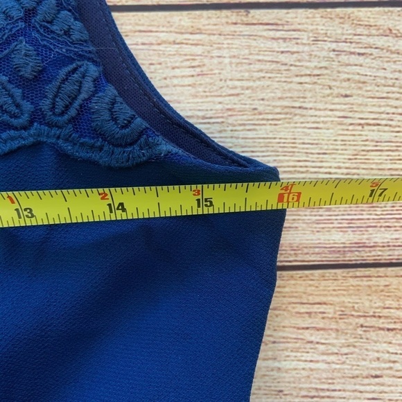 Esley Blue Sleeveless Dress Medium - Picture 6 of 8